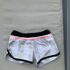 Lululemon shorts size 6